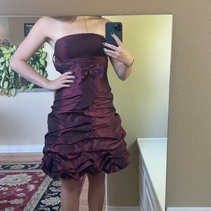 Maroon mid formal sleeveless dress